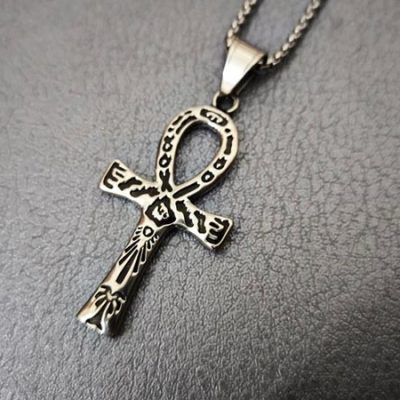 گردنبند صلیب آنخ مناسب استایل کلاسیک