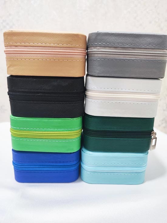 Jewelry-box7 جعبه مسافرتی کوچک رنگ بندی متنوع