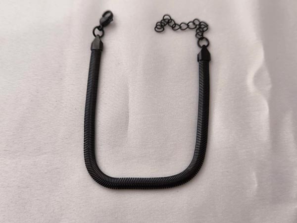 Men's-black-snake-bracelet2 دستبند ماری مشکی مردانه رنگ ثابت