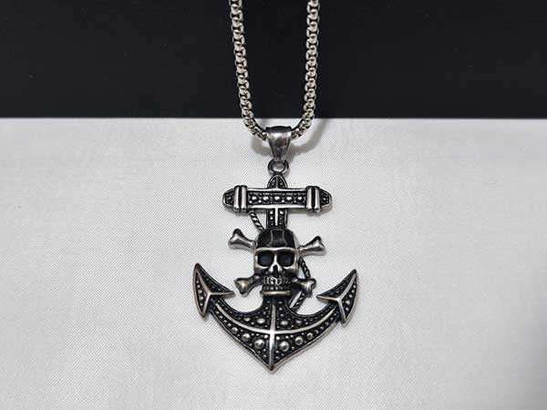 Boys'-cool-anchor-necklace4 گردنبند لنگر و اسکلت پسرانه گنگ