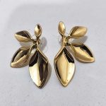 گوشواره مینیمال برگ رنگ ثابت