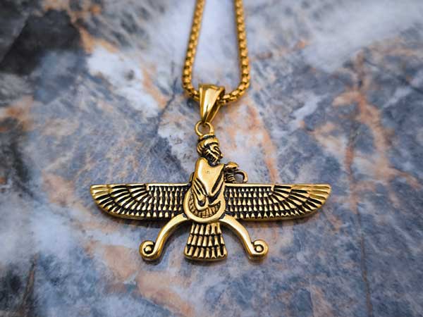 Minimal-Farvehar-Gold34 گردنبند فروهر طلایی ساده