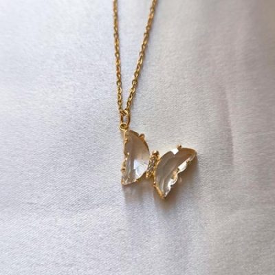 گردنبند پروانه شیشه‌ای شیک و خاص