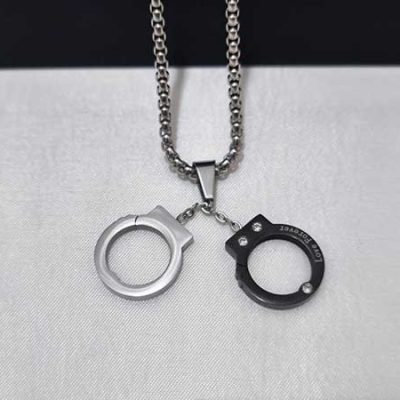 گردنبند طرح دستبند آزادی