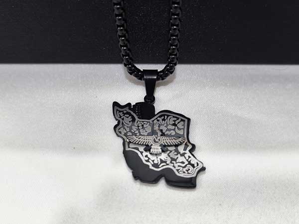 Forouhar's-necklace-and-map-of-Iran3 گردنبند فروهر و نقشه ایران مشکی