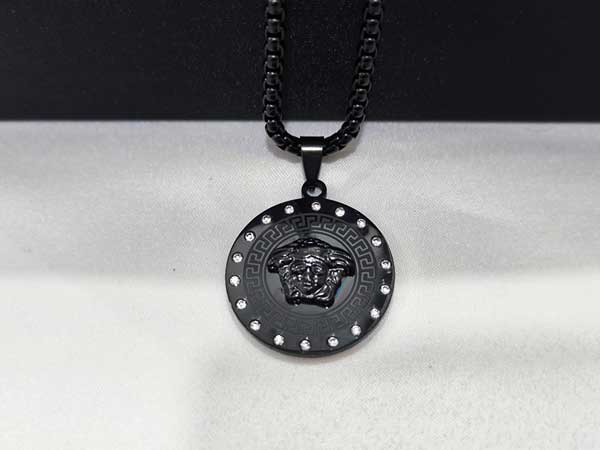 Versace-necklace5 گردنبند ورساچه مشکی نگین مخراج