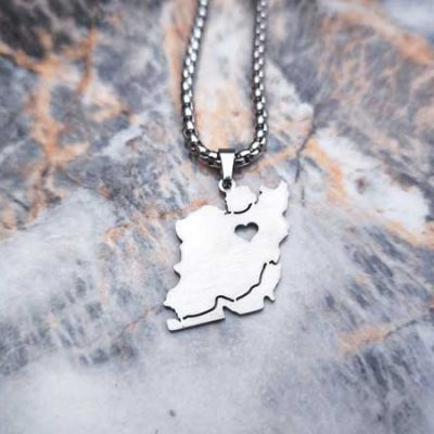 گردنبند نقشه ایران نقره ای ساده