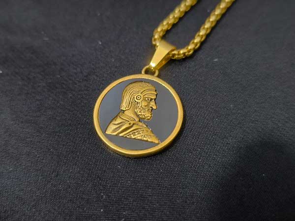 Cyrus-the-Great-black-and-gold-plaque5 گردنبند کوروش هخامنشی استیل رنگ ثابت